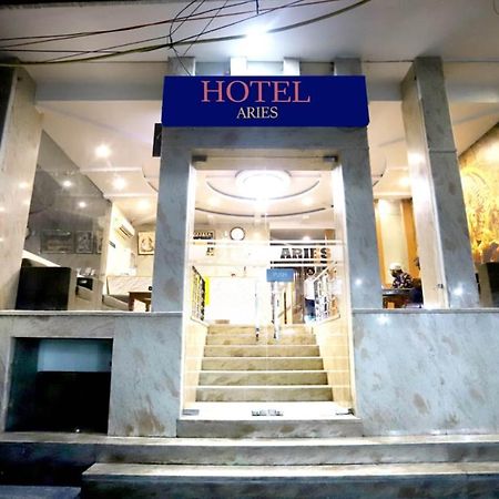 Hotel Aries New Delhi Eksteriør bilde