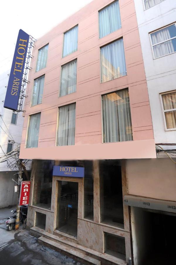 Hotel Aries New Delhi Eksteriør bilde
