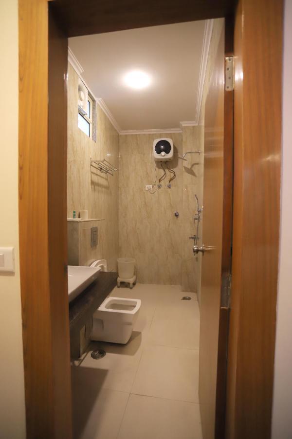 Hotel Aries New Delhi Eksteriør bilde