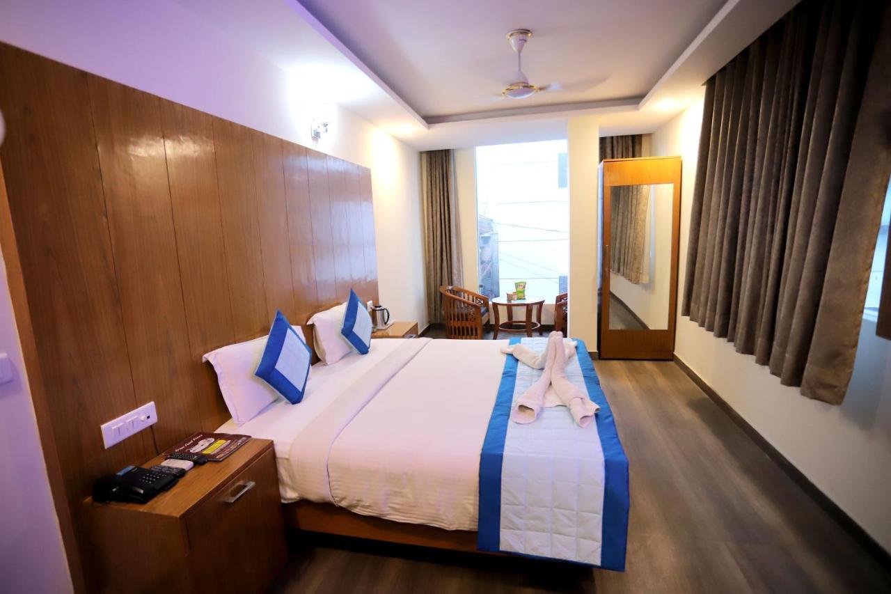 Hotel Aries New Delhi Eksteriør bilde
